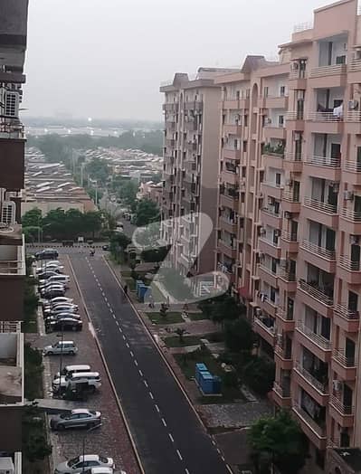 عسکری 10 عسکری,لاہور میں 3 کمروں کا 10 مرلہ فلیٹ 1.3 لاکھ میں کرایہ پر دستیاب ہے۔