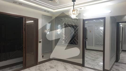 A Prime Location 3000 Square Feet Flat Is Up For Grabs In Gulshan-E-Iqbal Town