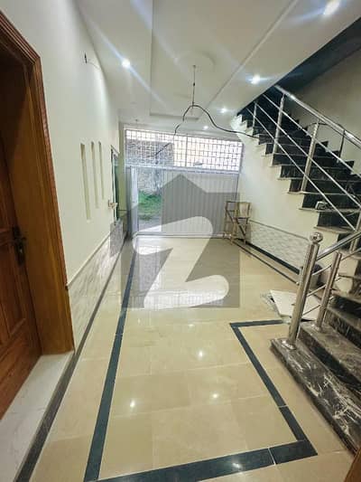 آفیسر کالونی میسرائل روڈ,راولپنڈی میں 2 کمروں کا 5 مرلہ مکان 1.35 کروڑ میں برائے فروخت۔