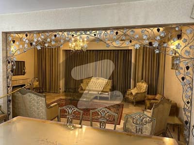 ایف ۔ 10 اسلام آباد میں 6 کمروں کا 1 کنال مکان 4.3 لاکھ میں کرایہ پر دستیاب ہے۔