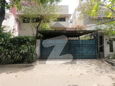 گلبرگ 2 - بلاک ایف گلبرگ 2,گلبرگ,لاہور میں 8 کمروں کا 1 کنال مکان 12.25 کروڑ میں برائے فروخت۔