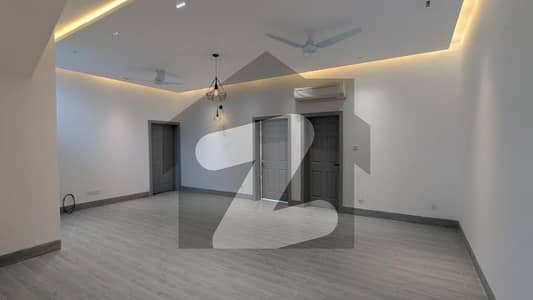 FOR RENT 800 SQYRD Designer Duplex House 13 Beds E_7