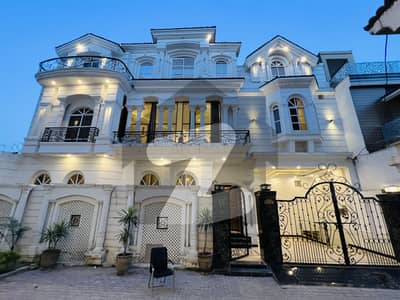 ورسک روڈ پشاور میں 7 کمروں کا 6 مرلہ مکان 4.0 کروڑ میں برائے فروخت۔