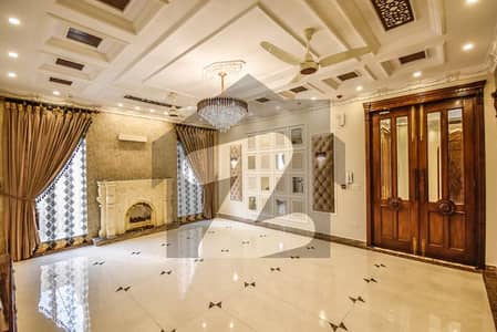 ڈی ایچ اے فیز 8 سابقہ ​​پارک ویو ڈی ایچ اے فیز 8,ڈی ایچ اے ڈیفینس,لاہور میں 4 کمروں کا 2 کنال بالائی پورشن 1.5 لاکھ میں کرایہ پر دستیاب ہے۔