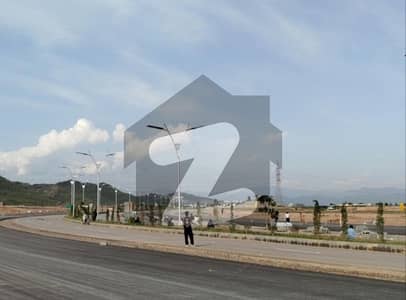 مارگلہ انکلیو مارگلہ ایونیو,اسلام آباد میں 10 مرلہ رہائشی پلاٹ 2.6 کروڑ میں برائے فروخت۔