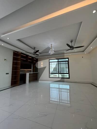 Ideally Located Prime Location House Of 666 Square Yards Is Available For sale In Karachi