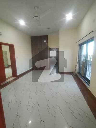 پنجاب یونیورسٹی سوسائٹی فیز 2 پنجاب یونیورسٹی ایمپلائیز سوسائٹی,لاہور میں 3 کمروں کا 1 کنال بالائی پورشن 90.0 ہزار میں کرایہ پر دستیاب ہے۔