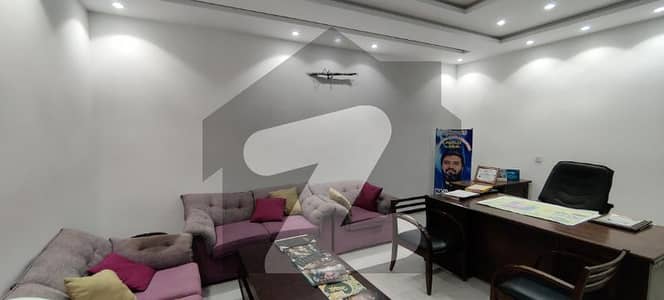 8 Marla 2nd Floor With Lift Hot Location