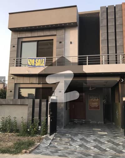 5 Marla Facing Park Modern Design Hot Location House Up For Sale In Dha Rahbar Block H