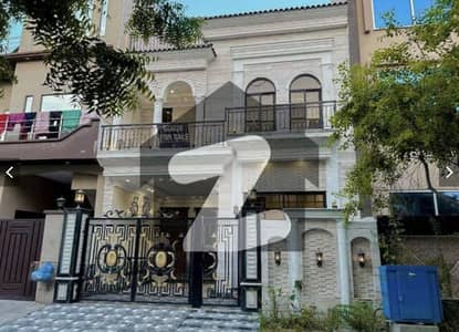 لیک سٹی - سیکٹر ایم-7بی لیک سٹی,رائیونڈ روڈ,لاہور میں 4 کمروں کا 5 مرلہ مکان 2.45 کروڑ میں برائے فروخت۔