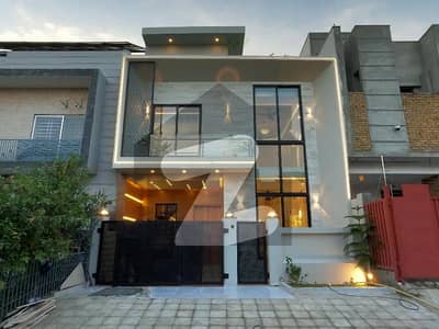 ڈی ۔ 12/3 ڈی ۔ 12,اسلام آباد میں 4 کمروں کا 4 مرلہ مکان 4.8 کروڑ میں برائے فروخت۔