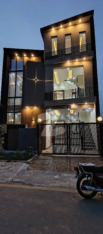 فیصل ٹاؤن - ایف ۔ 18 اسلام آباد میں 5 کمروں کا 5 مرلہ مکان 1.0 لاکھ میں کرایہ پر دستیاب ہے۔