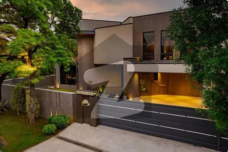 2 KANAL ELEGANT AND FULLY MAINTAINED SUPER HOT LOCATED BUNGALOW IS AVAILABLE IN THE BEST BLOCK OF DHA LAHORE.