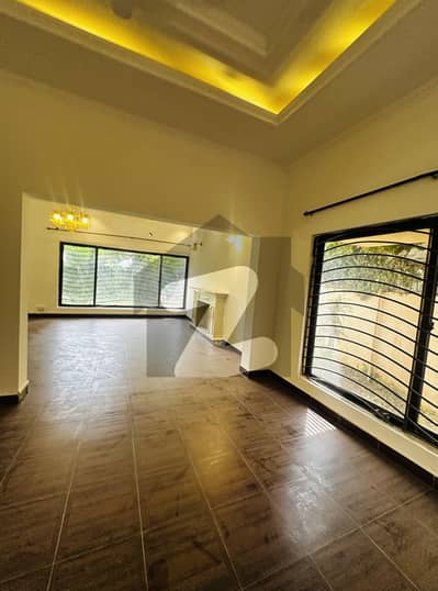 ایف ۔ 7 اسلام آباد میں 5 کمروں کا 1 کنال مکان 29.0 کروڑ میں برائے فروخت۔