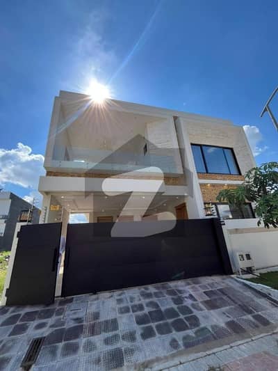 ٹاپ سٹی 1 اسلام آباد میں 5 کمروں کا 10 مرلہ مکان 4.9 کروڑ میں برائے فروخت۔