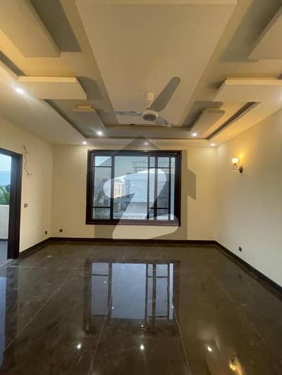 500 Yard Upper Portion For Rent