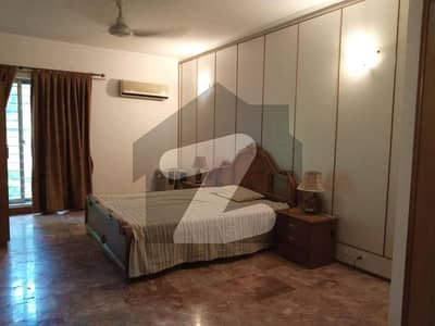 ایف ۔ 7 اسلام آباد میں 3 کمروں کا 16 مرلہ مکان 4.0 لاکھ میں کرایہ پر دستیاب ہے۔