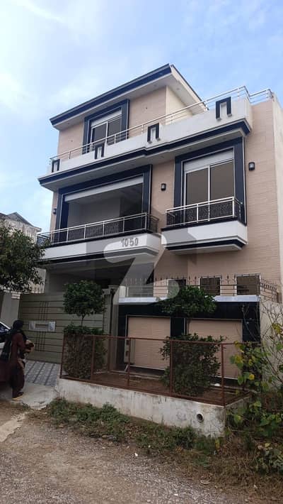 Brand New Beautiful 30x60 House For Sale In I14/1