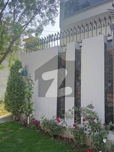 A BEAUTIFUL BRAND NEW FIRST ENTRY RENT HOUSE AVAILABLE FOR RENT IN LDA AVENUE 1 BLOCK C IN A VERY HOT LOCATION IN LAHORE