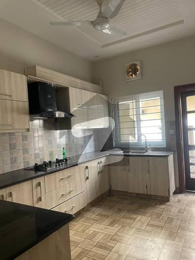 بحریہ انکلیو - سیکٹر اے بحریہ انکلیو,بحریہ ٹاؤن,اسلام آباد میں 3 کمروں کا 10 مرلہ بالائی پورشن 75.0 ہزار میں کرایہ پر دستیاب ہے۔