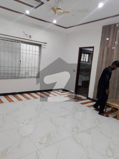 10 Marla Uper Portion Available For Rent