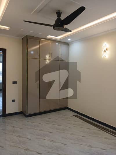 آئی ۔ 14/4 آئی ۔ 14,اسلام آباد میں 5 کمروں کا 7 مرلہ مکان 4.0 کروڑ میں برائے فروخت۔