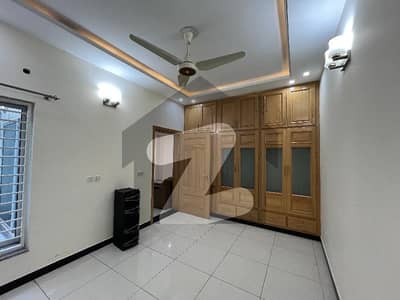7 Marla Ground Portion Available For Rent G13-2