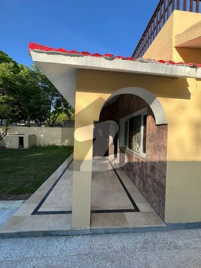 ایف ۔ 8 اسلام آباد میں 4 کمروں کا 1 کنال مکان 6.5 لاکھ میں کرایہ پر دستیاب ہے۔