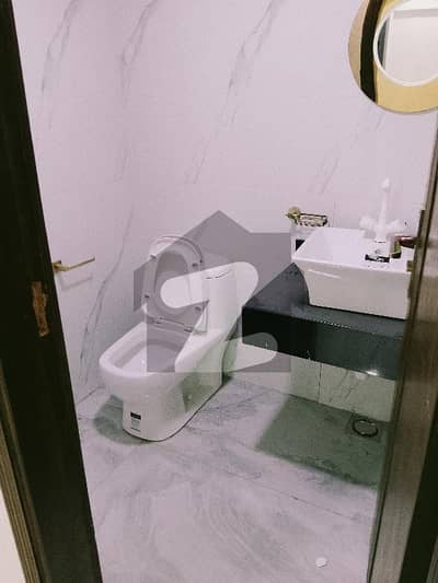 باتھ آئی لینڈ کراچی میں 3 کمروں کا 9 مرلہ فلیٹ 8.0 کروڑ میں برائے فروخت۔