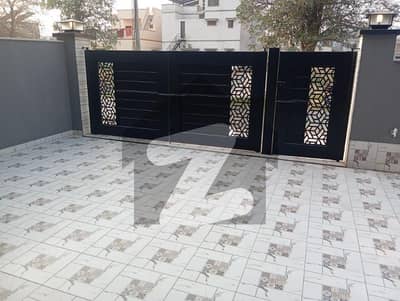 15 MARLA HOUSE AVAILABLE FOR RENT