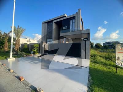 ڈی ایچ اے فیز 7 ڈیفنس (ڈی ایچ اے),لاہور میں 5 کمروں کا 1 کنال مکان 12.0 کروڑ میں برائے فروخت۔