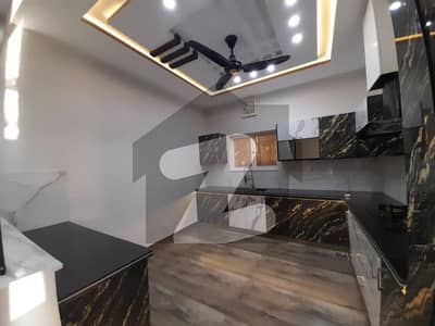 بحریہ ٹاؤن فیز 8 ۔ ابو بکر بلاک بحریہ ٹاؤن فیز 8 ۔ سفاری ویلی,بحریہ ٹاؤن فیز 8,بحریہ ٹاؤن راولپنڈی,راولپنڈی میں 5 کمروں کا 8 مرلہ مکان 3.6 کروڑ میں برائے فروخت۔