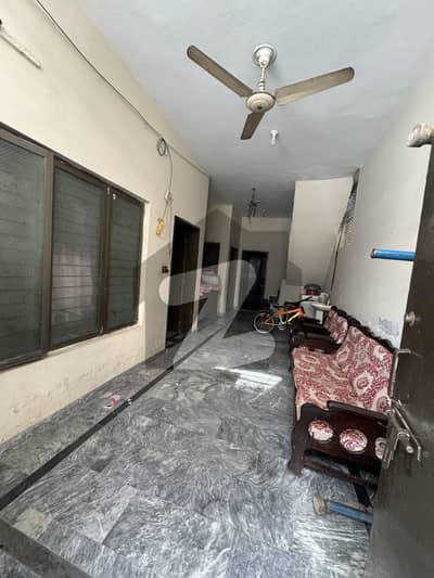 بھٹہ چوک لاہور میں 5 کمروں کا 8 مرلہ مکان 2.1 کروڑ میں برائے فروخت۔