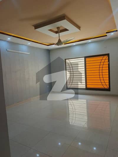 بحریہ ٹاؤن فیز 8 بحریہ ٹاؤن راولپنڈی,راولپنڈی میں 4 کمروں کا 10 مرلہ مکان 1.25 لاکھ میں کرایہ پر دستیاب ہے۔