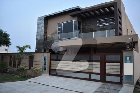 ONE KANAL BEAUTIFULL SAMI FURNISHED HOUSE AVALIABLE FOR RENT IN DHA PHASE 6