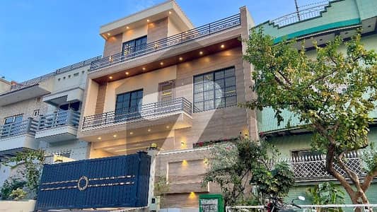 جی ۔ 13 اسلام آباد میں 6 کمروں کا 7 مرلہ مکان 6.65 کروڑ میں برائے فروخت۔