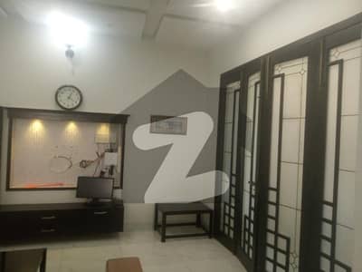 10 MARLA HOUSE AVAILABLE FOR RENT