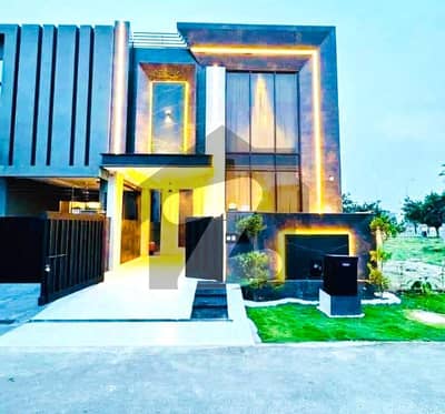 5 MARLA MODERN HOUSE FOR SALE IN DHA 9 TOWN.