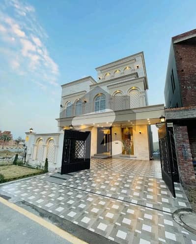 Get In Touch Now To Buy A Prime Location House In Royal Palm City