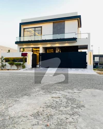 ڈی ایچ اے فیز 6 ڈیفنس (ڈی ایچ اے),لاہور میں 4 کمروں کا 10 مرلہ مکان 5.1 کروڑ میں برائے فروخت۔