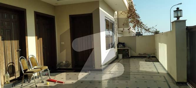 میڈیا ٹاؤن ۔ بلاک سی میڈیا ٹاؤن,راولپنڈی میں 6 کمروں کا 11 مرلہ مکان 4.8 کروڑ میں برائے فروخت۔