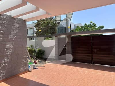 ڈی ایچ اے فیز 8 ڈی ایچ اے ڈیفینس,کراچی میں 3 کمروں کا 1 کنال بالائی پورشن 3.3 لاکھ میں کرایہ پر دستیاب ہے۔