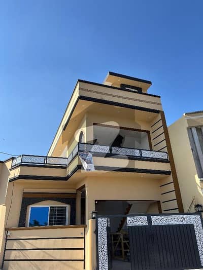 ائیرپورٹ ہاؤسنگ سوسائٹی - سیکٹر 4 ائیرپورٹ ہاؤسنگ سوسائٹی,راولپنڈی میں 3 کمروں کا 5 مرلہ مکان 1.85 کروڑ میں برائے فروخت۔