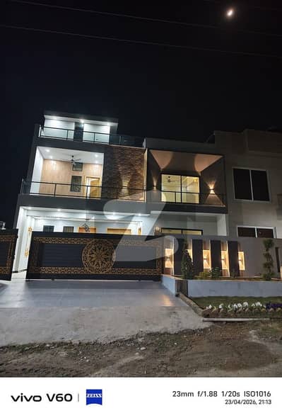 ایم پی سی ایچ ایس - بلاک ای ایم پی سی ایچ ایس ۔ ملٹی گارڈنز,بی ۔ 17,اسلام آباد میں 10 مرلہ Studio مکان 4.75 کروڑ میں برائے فروخت۔