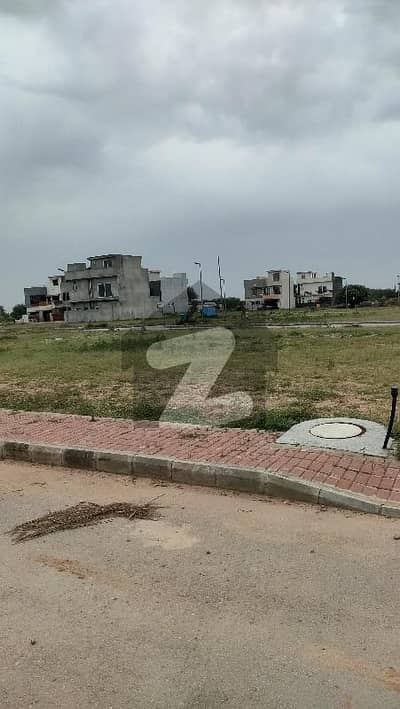 5 Marla Plot For Sale In Sector E4