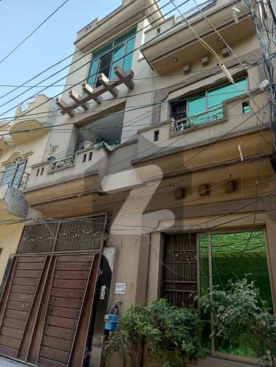 مرغزار آفیسرز کالونی لاہور میں 4 کمروں کا 4 مرلہ مکان 1.9 کروڑ میں برائے فروخت۔