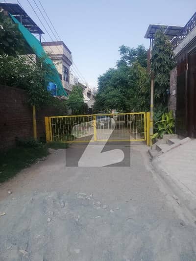 علامہ اقبال ٹاؤن ۔ کریم بلاک علامہ اقبال ٹاؤن,لاہور میں 10 مرلہ رہائشی پلاٹ 3.69 کروڑ میں برائے فروخت۔