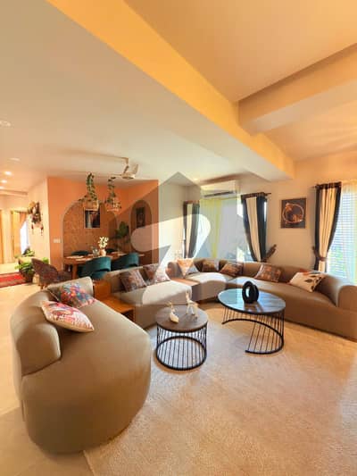 Extraordinary 3-Bed Fully Furnished Apartment for Rent-Veranda Residence