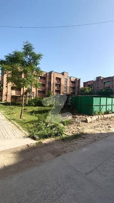 جی ۔ 11 اسلام آباد میں 2 کمروں کا 4 مرلہ فلیٹ 1.9 کروڑ میں برائے فروخت۔