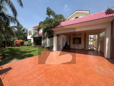 ڈی ایچ اے فیز 5 ڈیفنس (ڈی ایچ اے),لاہور میں 9 کمروں کا 2 کنال مکان 16.0 لاکھ میں کرایہ پر دستیاب ہے۔